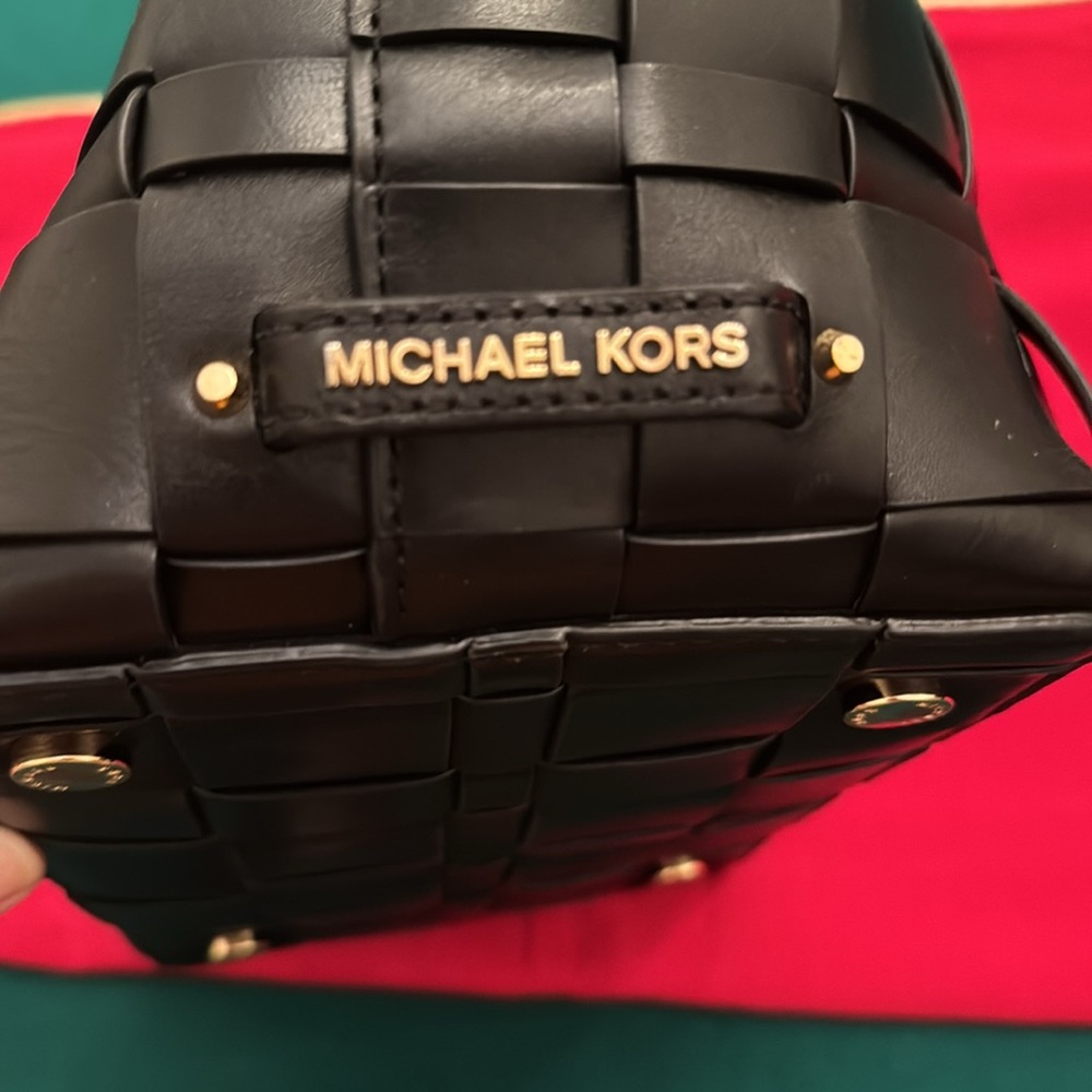 Michael Kors black basket weave bag w/removable canvas tri section insert (OLCC) - Picture 11 of 17